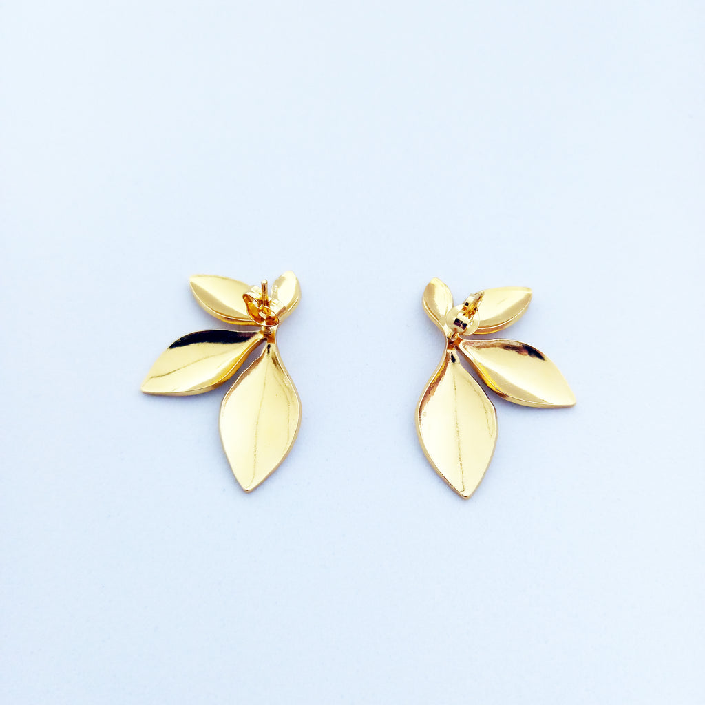 Pendientes hojas doradas